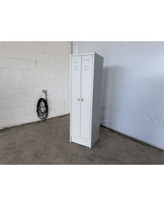 Spind Stahlspind Umkleidespind, gebraucht | 2 Türen | Abm.: 500 x 500 x 1.795 mm (BxTxH) | SP-8
