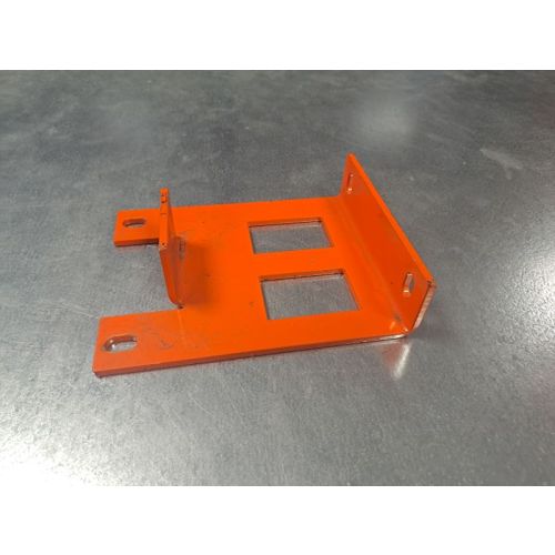 Halter f. Durchschubsicherung Agraffenwinkel Konsole, gebraucht | Gesamtlänge: 130 mm | Gesamtbreite: 160 mm | Öffnungsmaß: 52 x 34 mm