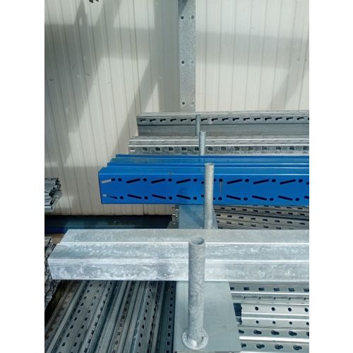 Fachteiler für Kragarme, neu | für Kragarm IPE 100 | Länge: 1.220 mm | 4 x Fachteiler, steckbar | verzinkt