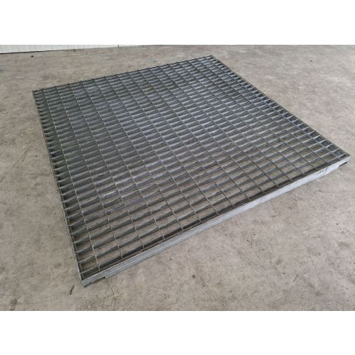 Gitterrost Regalrost Schwei&szlig;rost, gebraucht | Gesamttiefe: 1.110 mm | Gesamtbreite: 1.085 mm | Maschenweite: 65 x 31 mm | Bezeichnung: GR-165