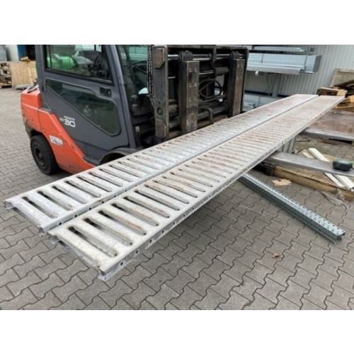 Blechprofilroste Blechprofil Profil gebraucht / Gesamtlänge: 4.000 mm / Gesamtbreite: 290 mm