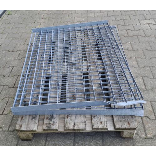 aufgelegtes Regalrost Gitterrost, gebraucht / Gesamtbreite: 895 mm / Gesamttiefe: 1.105 mm / Innenmaß: 1.101 mm / feuerverzinkt / Bezeichnung: G15