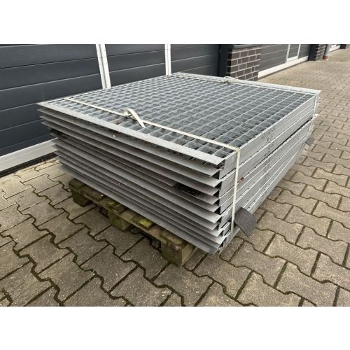 eingelegtes Regalrost Gitterrost Schweißrost, gebraucht | Gesamttiefe: 1.180 mm | Gesamtbreite: 1.090 mm | Maschenweite: 55 x 55 mm | Bezeichnung: GR-86