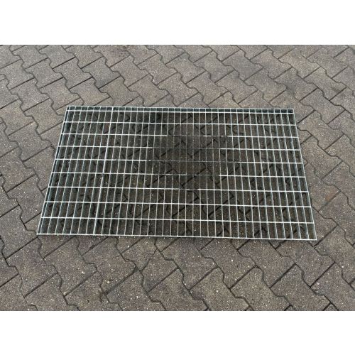 Aufgelegtes Schweißpressrost Gitterrost Regalrost, gebraucht | Gesamtbreite: 1.255 mm | Gesamttiefe: 720 mm | Maschenweite: 82 x 35 mm | Bezeichnung: GR-65