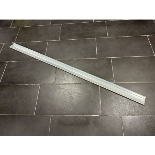  Arretierungswinkel Z-Winkel f. Regalböden, gebraucht / Gesamtlänge: 1.640 mm / f. Traversenbreite: 60 mm / f. Kastenprofile geeignet