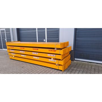 Palettenregaltraverse / Jung Heinrich MPB / Lichte Weite: 3.900 mm / Kastenprofil: 160 x 50 mm