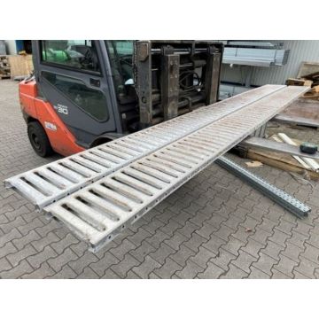 Blechprofilroste Blechprofil Profil gebraucht / Gesamtlänge: 4.000 mm / Gesamtbreite: 290 mm