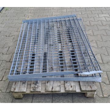 aufgelegtes Regalrost Gitterrost, gebraucht / Gesamtbreite: 895 mm / Gesamttiefe: 1.105 mm / Innenmaß: 1.101 mm / feuerverzinkt / Bezeichnung: G15