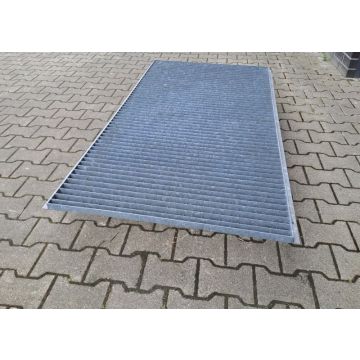 eingelegtes Regalrost Gitterrost, gebraucht / Gesamtbreite: 1.790 mm / Gesamttiefe: 940 mm / Lichte Stützweite: 900 mm / feuerverzinkt / Bezeichnung: G10