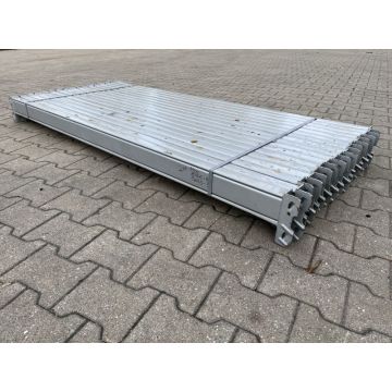 Palettenregaltraverse Traverse Palettenregal gebraucht / Elektrolux / 1.900 mm / K: 100 x 45 mm / silbergrau