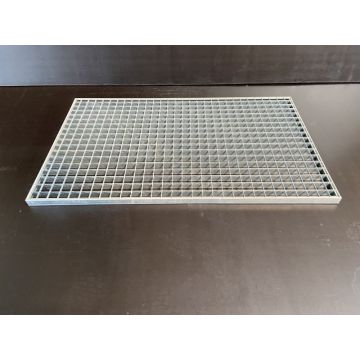 Pressrost Regalrost Gitterrost, neu / Gesamtbreite: 600 mm / Gesamttiefe: 1.000 mm / Maschenweite: 33 x 33 mm