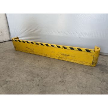 Anfahrschutzleitplanke Anfahrschutz Palettenregal, gebraucht / für Doppelregalreihen / Gesamtlänge: 2.700 mm / f. Regaltiefe 2.400 mm 