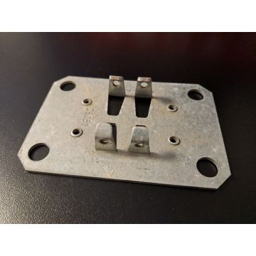 Klemmfuß Fußplatte Ständerfuß, gebraucht | META | für Doppelfachbodenregale | passend für Ständerprofil: 50 x 30 mm  | sendzimir verzinkt