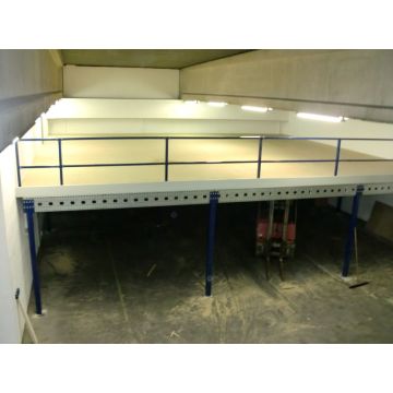 Lagerbühne neu, 8,00 x 20,00 m, Tragkraft 500 kg / m²