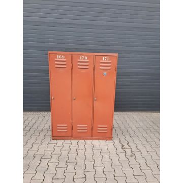 Spind Stahlspind Schrank Umkleidespind, gebraucht | Abm.: 1.220 x 500 x 1.700 mm (BxTxH) | 3 Türen | rotorange