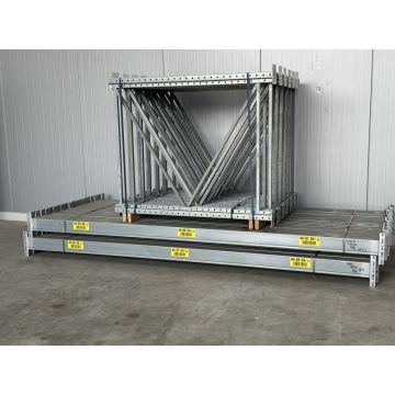 Palettenregalanlage Palettenregal, gebraucht | Dexion P 90 | Regalständer: 1.500 x 1.100 mm | Lichte Weite: 2.900 mm | Regallänge: 29.990 mm