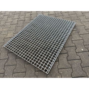 Aufgelegtes Schweißpressrost Gitterrost Regalrost, gebraucht | Gesamtbreite: 1.000 mm | Gesamttiefe: 800 mm | Maschenweite: 44 x 36 mm | Bezeichnung: GR-51