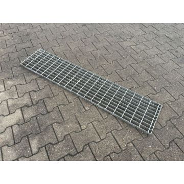 Aufgelegtes Schweißpressrost Gitterrost Regalrost, gebraucht | Gesamtbreite: 1.490 mm | Gesamttiefe: 310 mm | Maschenweite: 82 x 35 mm | Bezeichnung: GR-59