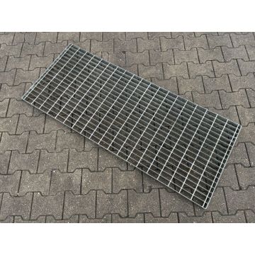 Aufgelegtes Schweißpressrost Gitterrost Regalrost, gebraucht | Gesamtbreite: 1.490 mm | Gesamttiefe: 620 mm | Maschenweite: 82 x 35 mm | Bezeichnung: GR-61
