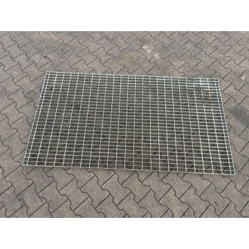 Aufgelegtes Schweißpressrost Gitterrost Regalrost, gebraucht | Gesamtbreite: 1.820 mm | Gesamttiefe: 1.000 mm | Maschenweite: 82 x 35 mm | Bezeichnung: GR-64
