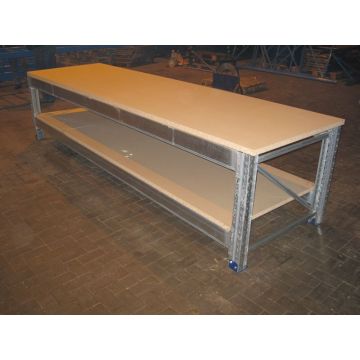 Werkbank Dexion P90 gebraucht / Werkbankbreite: 3.500 - 4.095 mm / Höhe: 938 mm / Werkbanktiefe: 800 - 900 mm 