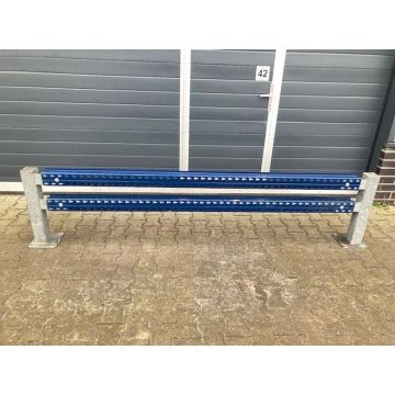 Anfahrschutzleitplanke Anfahrschutz Schutzplanke / Gesamtlänge: 2.575 mm / für Lichte Weite:  2.400 mm 
