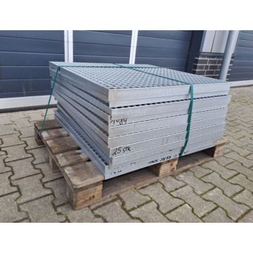 Aufgelegtes Gitterrost Regalrost, II. Wahl (Neuware) | Gesamtbreite: 890 mm | Gesamttiefe: 810 mm | Maschenweite: 33 x 33 mm | Bezeichnung: GR-32