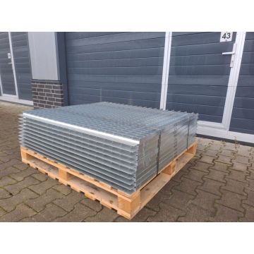 Eingelegtes Gitterrost Regalrost, gebraucht | Gesamtbreite: 1.215 mm | Gesamttiefe: 1.183 mm | Maschenweite: 68 x 47 mm | Bezeichnung: GR-38