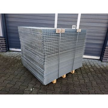 Eingelegtes Gitterrost Regalrost, gebraucht | Gesamtbreite: 1.340 mm | Gesamttiefe: 1.183 mm | Maschenweite: 68 x 47 mm | Bezeichnung: GR-40
