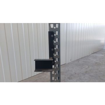Halter f. Durchschubsicherung Agraffenwinkel Konsole, gebraucht | Meta | Ausführung: links| Abmessung U-Profil: 120 x 77 x 38 mm | Passend für Kastenprofil: 85 x 50 mm | Palettenüberstand: 50 mm | Materialfarbe: anthrazit