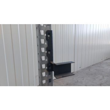 Halter f. Durchschubsicherung Agraffenwinkel Konsole, gebraucht | Meta | Ausführung: rechts | Abmessung U-Profil: 120 x 77 x 38 mm | Passend für Kastenprofil: 85 x 50 mm | Palettenüberstand: 50 mm | Materialfarbe: anthrazit