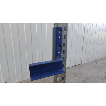 Halter f. Durchschubsicherung Agraffenwinkel Konsole, gebraucht | Meta | Ausführung: blau | Abmessung U-Profil: 200 x 77 x 38 mm | Passend für Kastenprofil: 85 x 50 mm | Palettenüberstand: 50 mm | Materialfarbe: blau