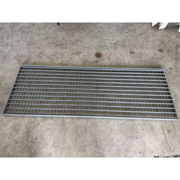 aufgelegtes Gitterrost Regalrost, gebraucht | Gesamttiefe: 2.410 mm | Gesamtbreite: 860 mm | Maschenweite: 68 x 45 mm | Bezeichnung: GR-140