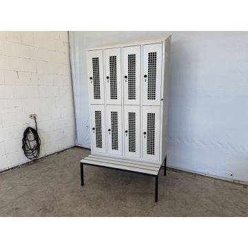 Spind Stahlspind Umkleidespind, gebraucht | 8 Türen | inkl. Sitzbank | Schrägdach | Abm.: 1.190 x 810 x 2.290 mm (BxTxH)  | SP-2