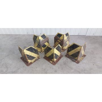 05x L - Anfahrschutzecke Palettenregal, gebraucht | Gesamthöhe: 295mm | Schenkellänge: 200 x 200 mm | gelb/schwarz