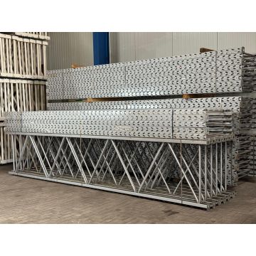 Palettenregalständer Regalständer gebraucht | Elektrolux | Rahmenprofil: C: 90 x 50 x 22 x 2,50 mm | Ständerhöhe: 5.105 mm | Ständertiefe: 990 mm | silbergrau
