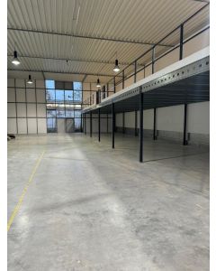 Lagerbühne 24.000 x 5.000 mm, Tragkraft 500 kg / m²