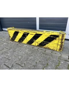 Anfahrschutzleitplanke Anfahrschutz Palettenregal, gebraucht / für Einzelregalreihen / Gesamtlänge: 1.380 mm / f. Regaltiefe 1.200 mm 