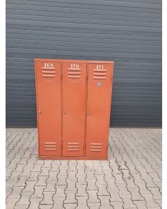 Spind Stahlspind Schrank Umkleidespind, gebraucht | Abm.: 1.220 x 500 x 1.700 mm (BxTxH) | 3 Türen | rotorange