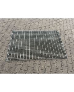 Aufgelegtes Schweißpressrost Gitterrost Regalrost, gebraucht | Gesamtbreite: 1.580 mm | Gesamttiefe: 995 mm | Maschenweite: 82 x 35 mm | Bezeichnung: GR-54