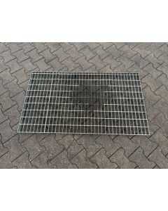 Aufgelegtes Schweißpressrost Gitterrost Regalrost, gebraucht | Gesamtbreite: 1.255 mm | Gesamttiefe: 720 mm | Maschenweite: 82 x 35 mm | Bezeichnung: GR-65