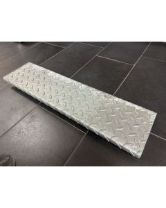 Tränenblechstufen Stufe Treppenstufe / II. Wahl / Stufenbreite: 800 mm / Stufentiefe: 200 mm / feuerverzinkt