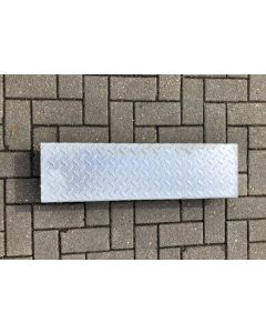 Tränenblechstufen Stufe Treppenstufe / II. Wahl / Stufenbreite: 800 mm / Stufentiefe: 230 mm / feuerverzinkt