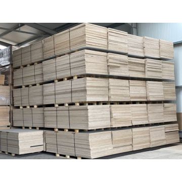 Spanplatte Bodenbelag Holzplatte für Lagerbühnen gebraucht / Breite: 2.550 mm / Tiefe: 1.000 mm / Spanplattenstärke: 38 mm 